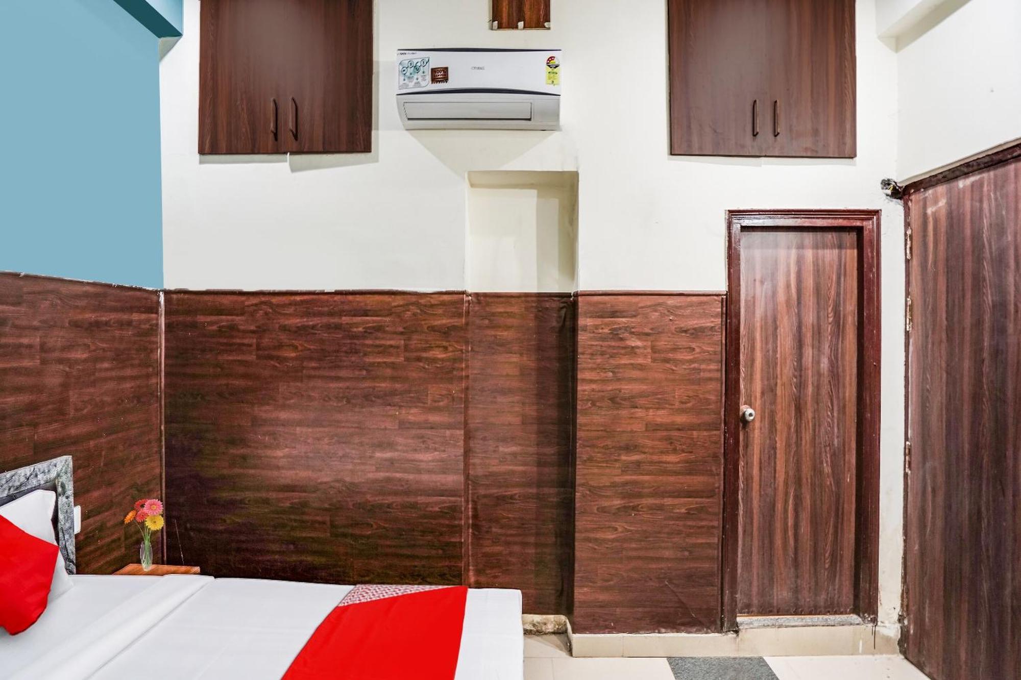 Hotel O Dream Palace Inn Noida Exterior photo